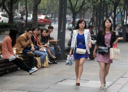 辛雨锡回应秦霄贤自称事业低谷期：你还可以继续操纵粉丝